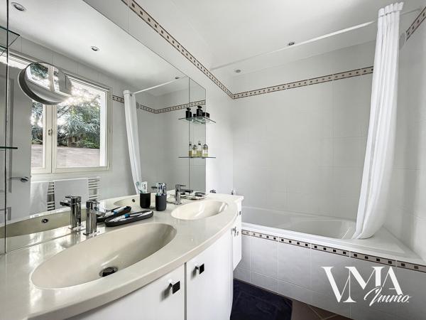 Maison de 133m2 sur une parcelle de terrain de 1645m2 / Lissieu - Domaine du Bois Dieu Détails des diagnostics énergétiques