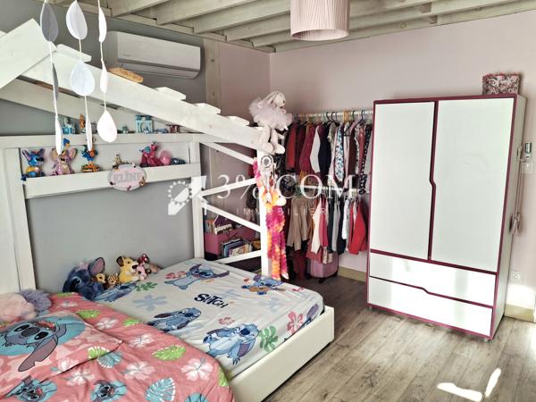 Maison
                                                                                                                                                                                                                                                                                                                        6 pièce(s)                                                                                                                                                                                                          4 chambre(s)                                                                                                                                                                                                          190  m²