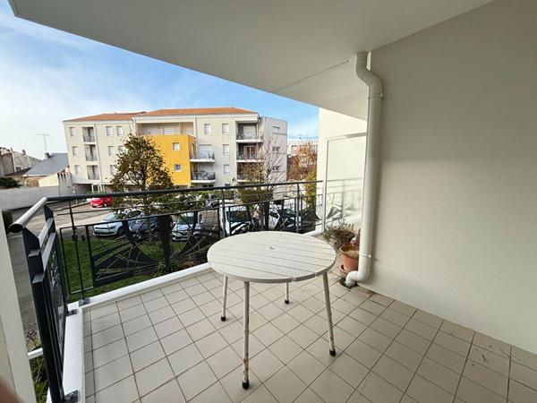 Appartement Les Sables D Olonne 3 pièces 68 m² terrasse garage proche centre ville et gare.