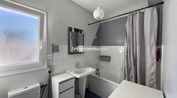 Vente                                                      Maison
                        
                     5 pièces                      127 m2                     à Morestel