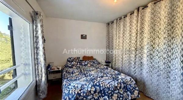 Vente                                                      Maison
                        
                     5 pièces                      127 m2                     à Morestel