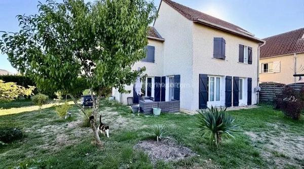 Vente                                                      Maison
                        
                     5 pièces                      127 m2                     à Morestel