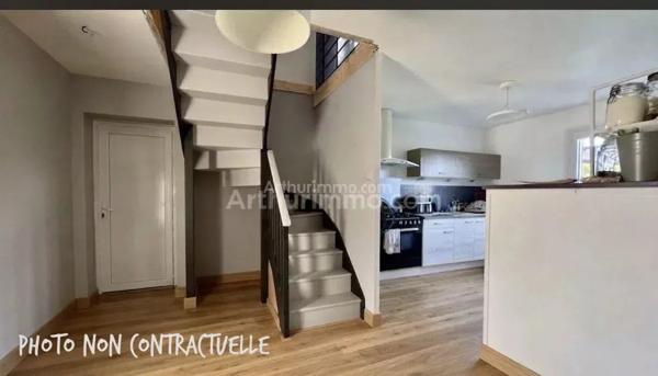 Vente                                                      Maison
                        
                     5 pièces                      127 m2                     à Morestel