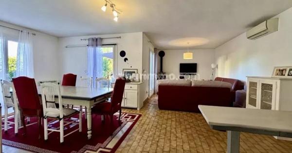 Vente                                                      Maison
                        
                     5 pièces                      127 m2                     à Morestel