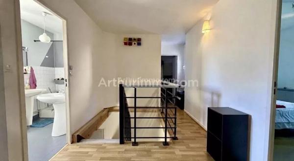 Vente                                                      Maison
                        
                     5 pièces                      127 m2                     à Morestel