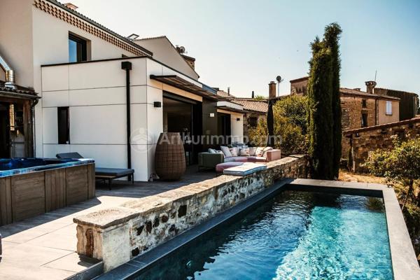 Vente                                                      Maison
                        
                                         395 m2                     à Vic-le-Comte