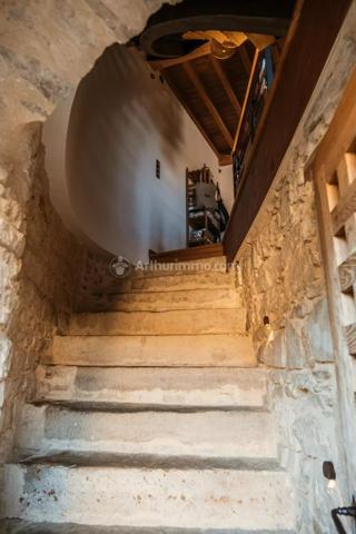 Vente                                                      Maison
                        
                                         395 m2                     à Vic-le-Comte