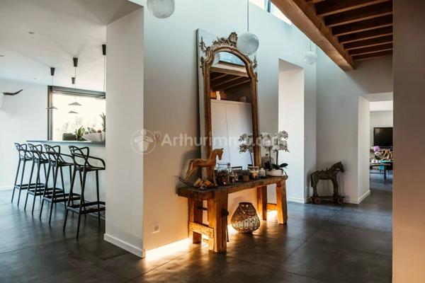 Vente                                                      Maison
                        
                                         395 m2                     à Vic-le-Comte