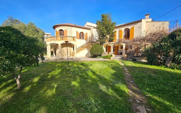 Maison à vendre    7 pièces • 170 m2 Salon-de-Provence