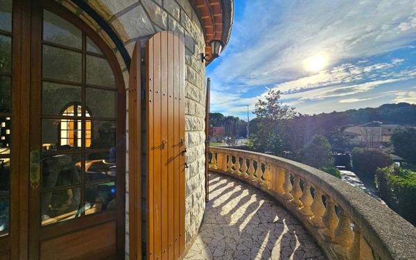 Maison à vendre    7 pièces • 170 m2 Salon-de-Provence