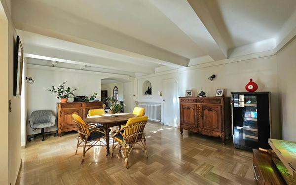 Maison à vendre    7 pièces • 170 m2 Salon-de-Provence
