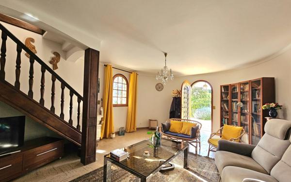 Maison à vendre    7 pièces • 170 m2 Salon-de-Provence