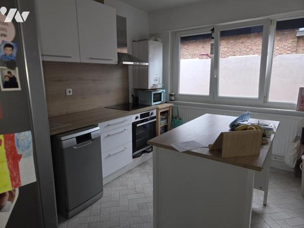 MARCQ EN BAROEUL, IMMEUBLE DE RAPPORT OCCUPE COMPRENANT UN LOCAL COMMERCIAL + 6 APPARTEMENTS + 3 GAR