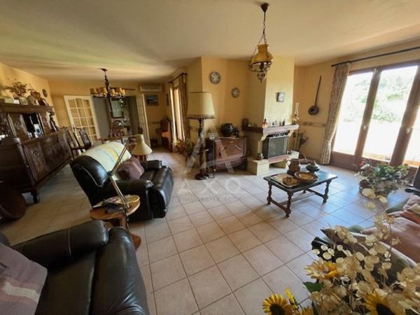 VILLA 143M² HABITABLES GARAGE 66M² SUR 500M² DE TERRAIN VUE DEGAGEE