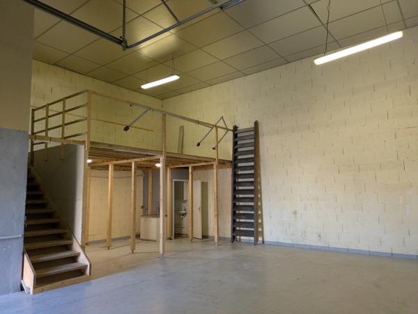 Dpt Savoie (73), à louer CHAMBERY local d'activité 110 M²