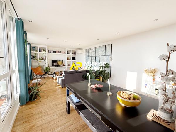 Appartement 3 pièces de 64m² avec terrasse de 100m², parking et cave à 8 minutes de la gare du centre. €250 000 ** - Référence 4508