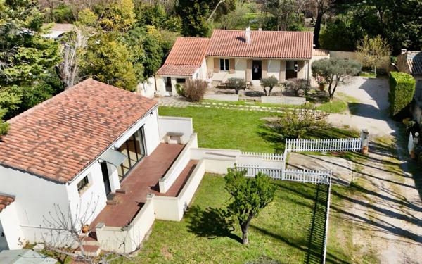 Maison à vendre    8 pièces •  Eyguières
