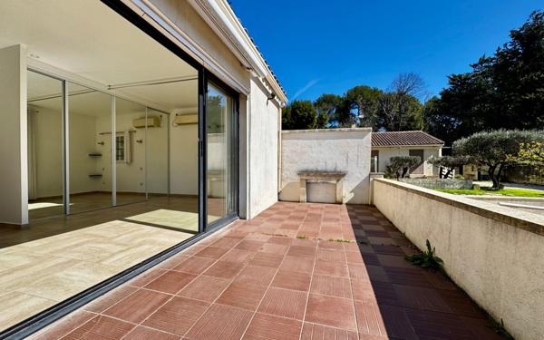 Maison à vendre    8 pièces •  Eyguières