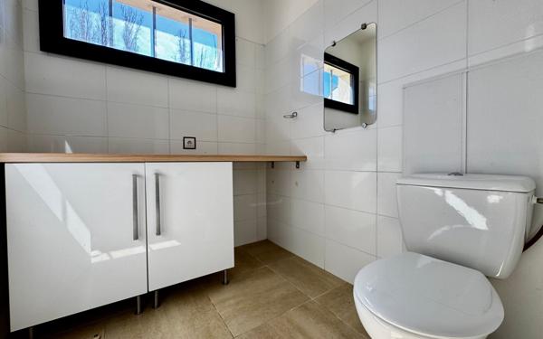 Maison à vendre    8 pièces •  Eyguières