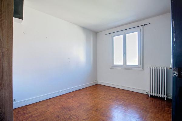 APPARTEMENT RUEIL-MALMAISON BELLE-RIVE 3 PIECES 2 CHAMBRES 2ÈME ET DERNIER ÉTAGE, BALCON, 2 MN A PIED DU RER, TRAVAUX DE RENOVATION ENERGETIQUE VOTES ET PAYES