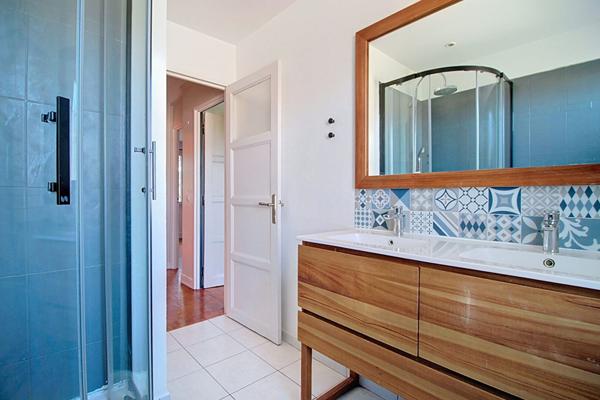 APPARTEMENT RUEIL-MALMAISON BELLE-RIVE 3 PIECES 2 CHAMBRES 2ÈME ET DERNIER ÉTAGE, BALCON, 2 MN A PIED DU RER, TRAVAUX DE RENOVATION ENERGETIQUE VOTES ET PAYES