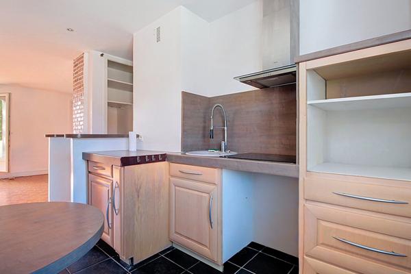 APPARTEMENT RUEIL-MALMAISON BELLE-RIVE 3 PIECES 2 CHAMBRES 2ÈME ET DERNIER ÉTAGE, BALCON, 2 MN A PIED DU RER, TRAVAUX DE RENOVATION ENERGETIQUE VOTES ET PAYES