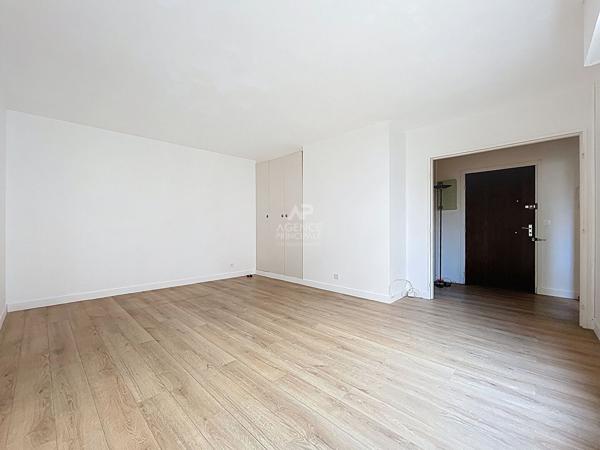 Village Appartement meublé 2 pièces 47.96m² 304 000 € **  - Référence  V20010298
