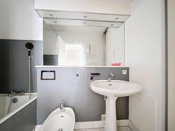 Village Appartement meublé 2 pièces 47.96m² 304 000 € **  - Référence  V20010298