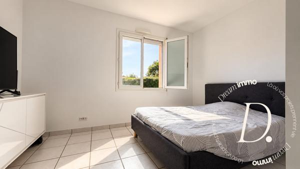 Maison de plain-pied avec jardin, vendue louée