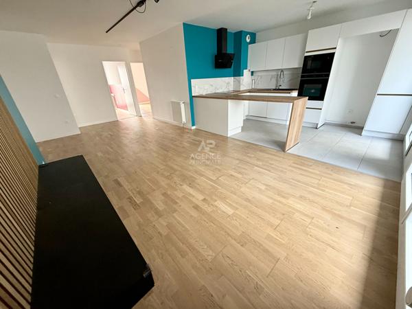 Appartement 4 pièce(s) POISSY €430 000 ** - Référence 8890