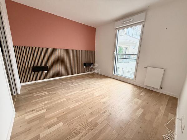 Appartement 4 pièce(s) POISSY €430 000 ** - Référence 8890