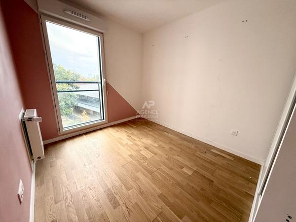 Appartement 4 pièce(s) POISSY €430 000 ** - Référence 8890