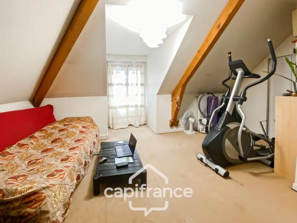 Maison à vendre à BAILLY ROMAINVILLIERS (77) 8 pièces – 6 chambres – 141 m² – Terrasse - Jardin - Garage