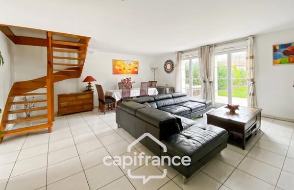 Maison à vendre à BAILLY ROMAINVILLIERS (77) 8 pièces – 6 chambres – 141 m² – Terrasse - Jardin - Garage