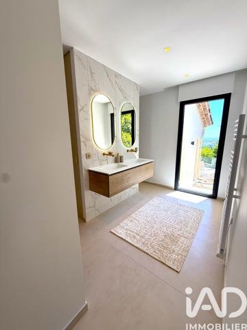 Maison à vendre 8 pièces 200 m² Mandelieu-la-Napoule