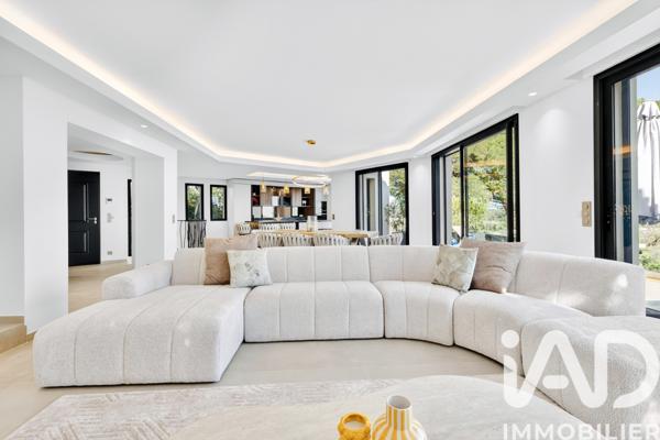 Maison à vendre 8 pièces 200 m² Mandelieu-la-Napoule