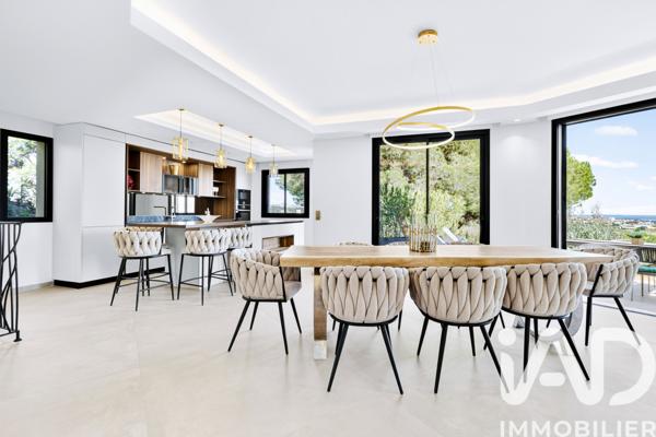 Maison à vendre 8 pièces 200 m² Mandelieu-la-Napoule