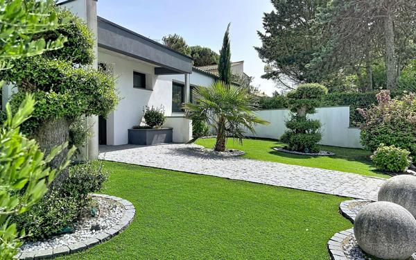 Maison à vendre    6 pièces • 198,25 m2 Nieul-sur-Mer