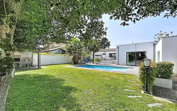 Maison à vendre    6 pièces • 198,25 m2 Nieul-sur-Mer