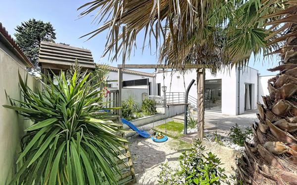 Maison à vendre    6 pièces • 198,25 m2 Nieul-sur-Mer