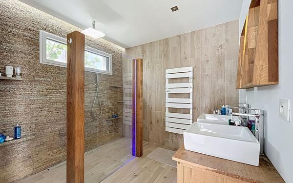 Maison à vendre    6 pièces • 198,25 m2 Nieul-sur-Mer