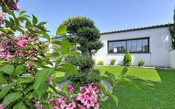 Maison à vendre    6 pièces • 198,25 m2 Nieul-sur-Mer