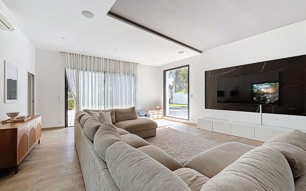 Maison à vendre    6 pièces • 198,25 m2 Nieul-sur-Mer