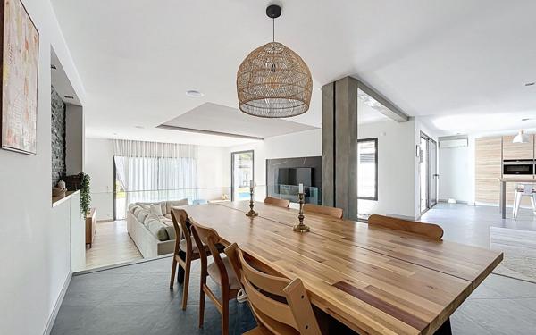 Maison à vendre    6 pièces • 198,25 m2 Nieul-sur-Mer