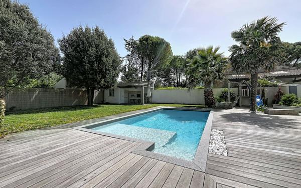 Maison à vendre    6 pièces • 198,25 m2 Nieul-sur-Mer