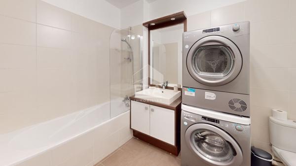 Appartement Paris 4 pièces 93 m2 avec balcon