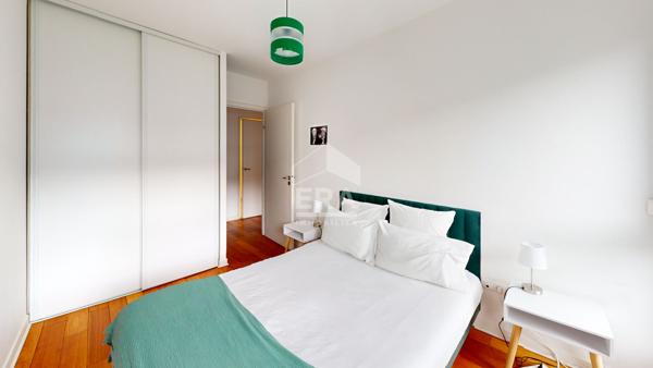 Appartement Paris 4 pièces 93 m2 avec balcon