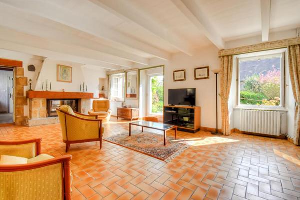 Vente Maison de caractère avec jardin clos,180 m², commodités à pied, Trébeurden (22560)