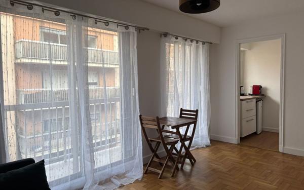 Appartement à louer    1 pièce • 27,54 m2 Paris 12