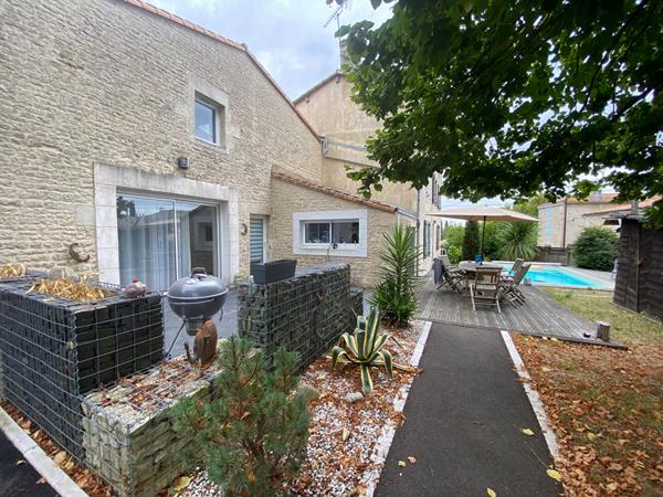 Maison Echire 7 pièces - 225m2